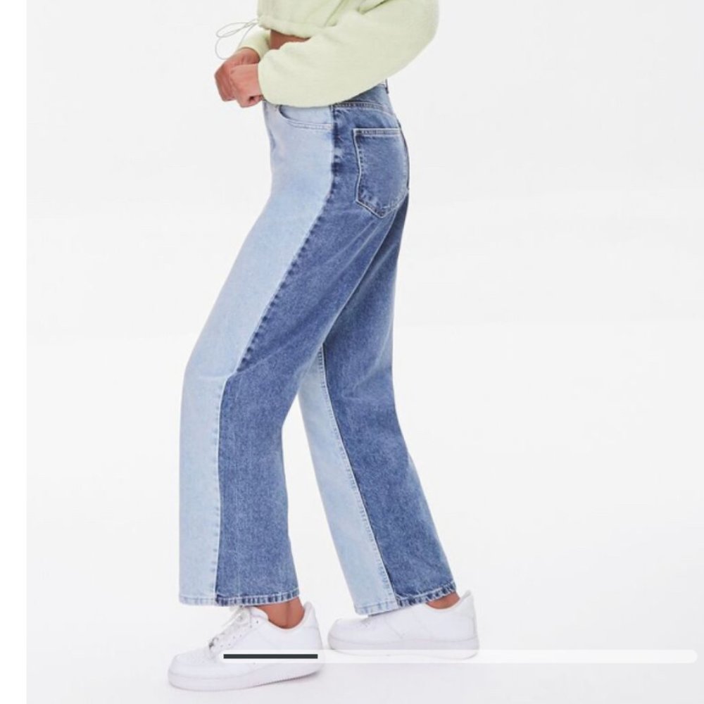 NWT! Women's Forever 21 Two Toned Washed 90's Fit Straight High Wasted Jeans